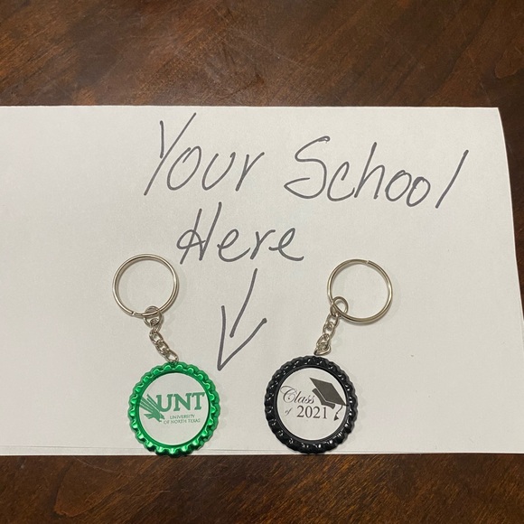 Class of Bottle Cap Keychains - Picture 1 of 1
